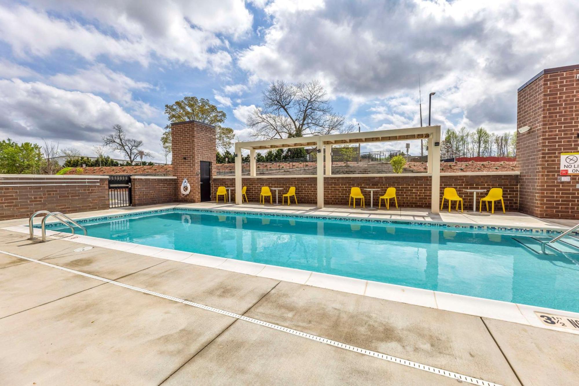 Home2 Suites By Hilton Raleigh West Lenovo Center Exterior photo